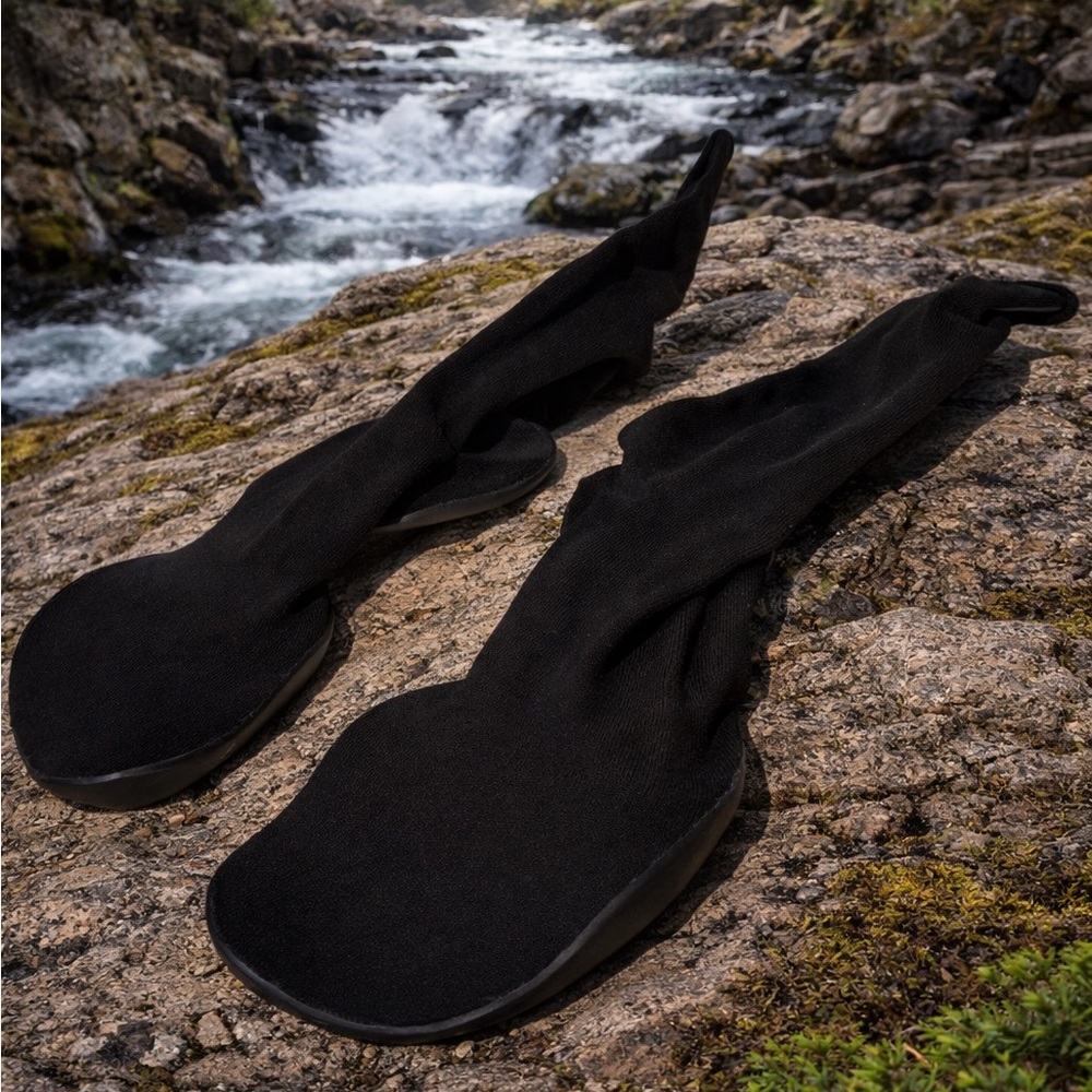 Yeezy Pods Size 3